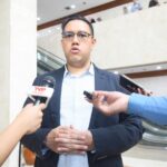 Anggota DPR RI Dave Akbarshah Fikarno saat diwawancarai Parlementaria di Gedung Nusantara II, Senayan, Jakarta, Selasa (15/10/2024). Foto; R