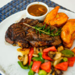 Sirloin Steak sajian Incanto Restaurant, Fraser Residence Sudirman Jakarta. (Alidrian Fahwi/ipol.id)