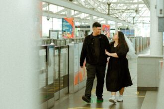 Ilustrasi foto prewedding di area Stasiun MRT. Foto: Instagram @syifaevzrt