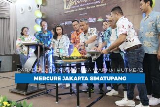 Parade Batik Nusantara Warnai HUT ke-12 Mercure Jakarta Simatupang