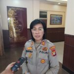 Kasi Humas Polres Metro Jakarta Selatan, AKP Nurma Dewi memberikan keterangan terkait viral pria pengendara motor banting perempuan di Jalan Mahakam, Kebayoran Baru, Rabu (2/10/2024). Foto: Joesvicar Iqbal/ipol.id