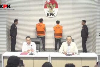 Jumpa pers penahanan dua tersangka kasus dugaan korupsi pengadaan APD Kemenkes di Gedung Merah Putih KPK, Kamis (3/10/2024). Foto: Live streaming YT @kpkri