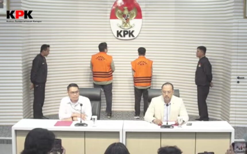 Jumpa pers penahanan dua tersangka kasus dugaan korupsi pengadaan APD Kemenkes di Gedung Merah Putih KPK, Kamis (3/10/2024). Foto: Live streaming YT @kpkri