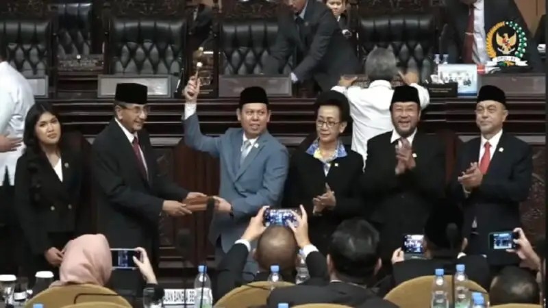 Sultan Bachtiar Najamuddin (SBN) resmi dilantik sebagai Ketua DPD RI periode 2024-2029 pada Kamis (3/10) di Gedung Nusantara.