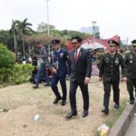 Menteri Koordinator Bidang Politik, Hukum dan Keamanan Marsekal TNI (Purn) Hadi Tjahjanto saat menghadiri upacara peringatan Hari Ulang Tahun (HUT) ke-79 Tentara Nasional Indonesia (TNI) di Lapangan Silang Monas, Jakarta, Sabtu (5/10/2024). Foto: Humas Kemenko Polhukam