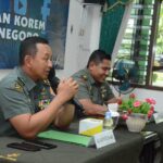 Kepala Dinas Penerangan Angkatan Darat (Kadispenad), Brigjen TNI Wahyu Yudhayana saat kunjungan kerja dalam rangka Asistensi Fungsi Penerangan TNI AD di Semarang, Senin (14/10/2024). Foto: Dispenad