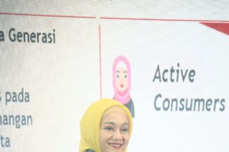 Friderica Widyasari Dewi dalam sambutannya menyampaikan bahwa pondok pesantren memiliki peran yang besar dalam pengembangan ekonomi syariah dan menjadi salah satu sasaran prioritas literasi dan inklusi keuangan yang tertuang dalam Peta Jalan Pengawasan Perilaku Pelaku Usaha Jasa Keuangan, Edukasi, dan Pelindungan Konsumen 2023 – 2027.