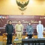 Sekretaris Kota (Sekko) Administrasi Jakarta Timur, Kusmanto bersama Ketua Divisi Teknis Penyelenggaraan Pilkada KPU Jakarta Timur, Carlos dan Divisi Sumber Daya Manusia (SDM) Badan Pengawas Pemilu (Bawaslu) Jakarta Timur, Amelia Rahman serta moderator dalam dialog sosialisasi bertajuk "Menuju Sukses Pilkada 2024" di Ruang Pola, Lantai 2, Blok A, Kantor Walikota Jakarta Timur, Selasa (22/10/2024). Foto: Ist