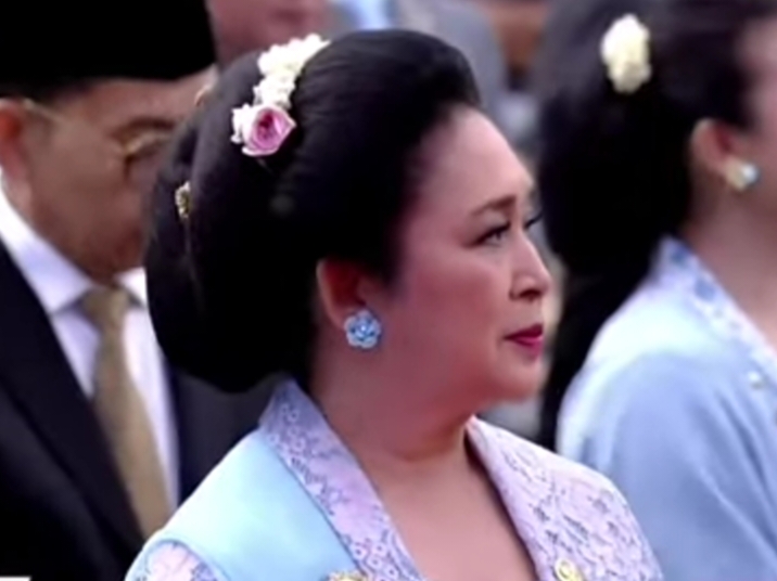 Ketua Komisi IV DPR RI, Titiek Soeharto saat menghadiri pelantikan presiden Prabowo.(Foto screenshot YT)