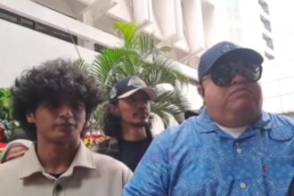 Vadel Badjideh dan Razman Arif Nasution datangi Kemen PPPA berikan bukti. Foto: IG, @mygigsmedia (tangkap layar)