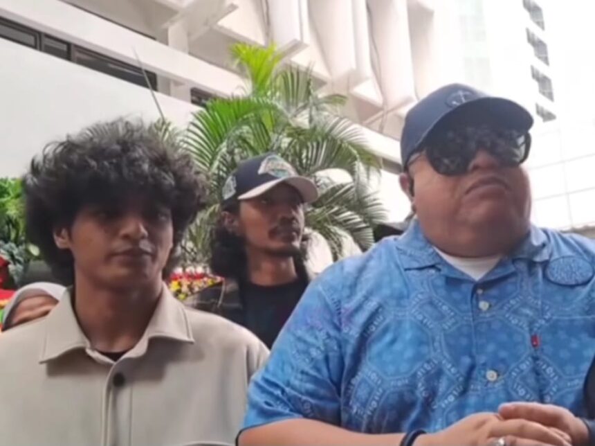 Vadel Badjideh dan Razman Arif Nasution datangi Kemen PPPA berikan bukti. Foto: IG, @mygigsmedia (tangkap layar)