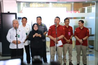 Direktur Penyidikan pada Jaksa Agung Muda Pidana Khusus (Jampidsus) Kejaksaan Agung, Abdul Qohar (ketiga dari kanan). Foto: Dok ipol.id/Yudha Krastawan