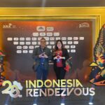 (Kiri) Chief Marketing Officer (CMO) AdMedika M. Nasrun Ihsan dan GM Insurance Service Gustina Fitriyanti dalam acara Indonesia Rendezvous 2024 ke-28 yang berlangsung di Nusa Dua, Bali, (9—12/10). Foto: Telkom Indonesia