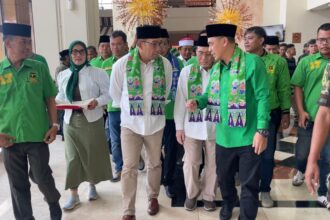 Ketua DPW PPP DKI Jakarta, Saiful Rachmat Dasuki (kanan) bersama cagub Ridwan Kamil.(Foto dok pribadi)