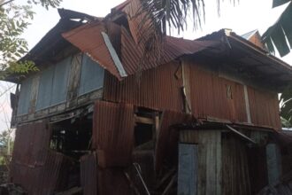 Kondisi sejumlah unit rumah warga rusak dampak yang disebabkan angin kencang di Kabupaten Sidenreng Rappang, Provinsi Sulawesi Selatan, pada Rabu (30/10/2024). Foto: BPBD Kabupaten Sidenreng Rappang