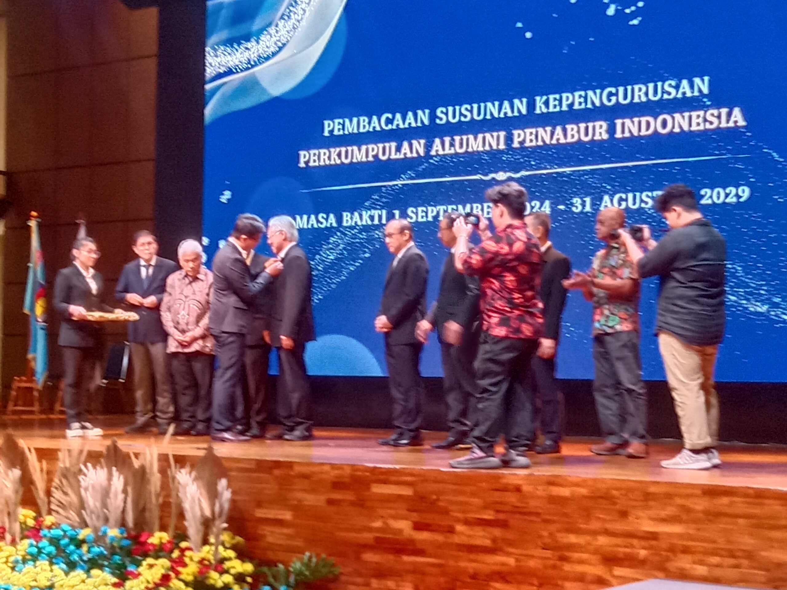 Alpenindo atau Alumni Penabur Indonesia dengan bangga mengumumkan pelantikan Prof. Dr. Ariawan Gunadi S.H., M.H., sebagai Ketua Umum yang baru.