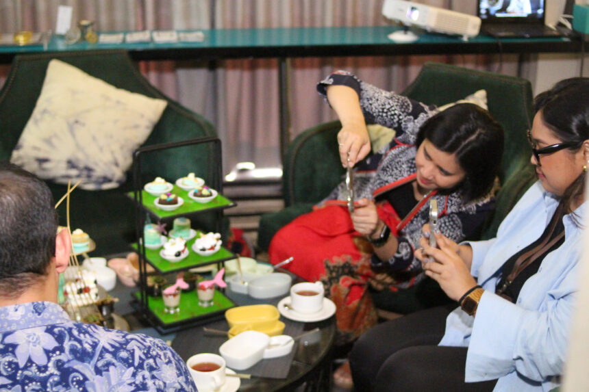 The 1O1 Jakarta Sedayu Darmawangsa bersama Jakarta Dessert Week dan Harumoni Tea gelar “Afternoon Tea For The Suite Tooth”. (dok. The 1O1 Jakarta Sedayu Darmawangsa)