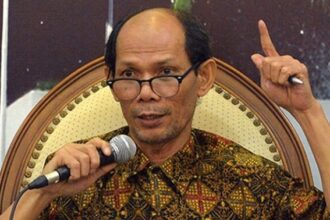 Pengamat politik ekonomi Indonesia, Ichsanudin Noorsy mendukung pembubaran Kementerian BUMN di era Presiden terpilih Prabowo Subianto.