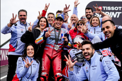 Marc Marquez sukses mengalahkan Jorge Martin dan Francesco 'Pecco' Bagnaia di MotoGP Australia 2024. Foto: X Marc Márquez