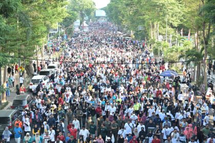 Total sebanyak 535 ribu peserta ikuti jalan sehat serentak dilakukan di 24 Kabupaten/Kota se-Sulsel. Foto: dok humas