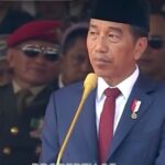 Presiden Joko Widodo saat memberikan sambutan di upacara hari ulang tahun ke-79 TNI, bertempat di Lapangan Silang Monas, Jakarta Pusat, Sabtu (5/10/2024). Foto: Live streaming Instagram @puspentni