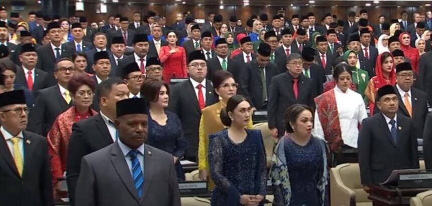 Pelantikan anggota DPR RI periode 2024-2029 di Gedung Nusantara II, Senayan, Jakarta, Selasa (1/10/2024). Foto: TV Parlemen