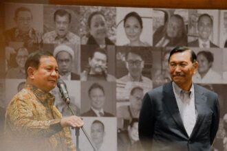 Presiden Prabowo Subianto bersama Luhut Binsar Pandjaitan. Foto: Instagram @luhut.pandjaitan