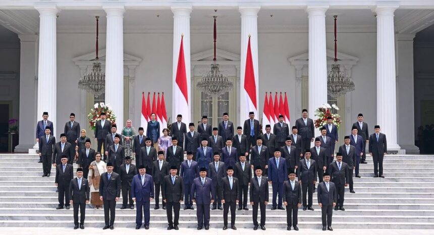 Presiden Prabowo Subianto bersama para menteri Kabinet Merah Putih. Foto: Ist