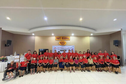 Staf Swiss-Belhotel International kunjungi Panti Werdha Berea. (dok. Swiss-Belhotel International)