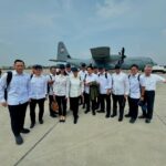 Para menteri kabinet merah putih diangkut menggunakan pesawat Hercules TNI AU ke Magelang. Foto: dok humas