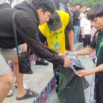 Pegadaian Ajak Bola Mania Jaga Kebersihan Stadion