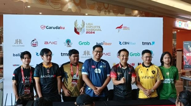 Liga 1 Esports Nasional 2024 telah memasuki babak playoff yang sangat dinantikan mempertemukan enam tim esports terbaik untuk bertarung memperebutkan gelar juara.