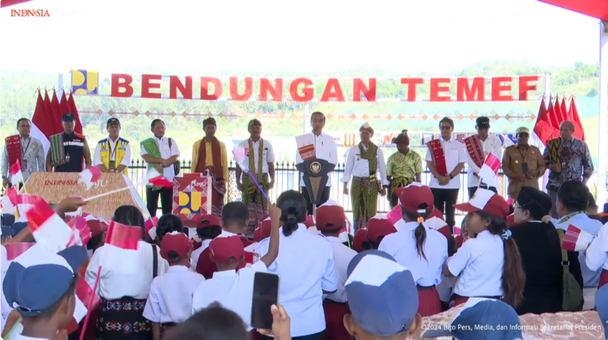 Presiden Joko Widodo (Jokowi) meresmikan Bendungan Temef, di Kabupaten Timor Tengah Selatan, Provinsi Nusa Tenggara Timur (NTT), Rabu (02/10/2024) pagi. Foto: Tangkapan YouTube BPMI Setpres