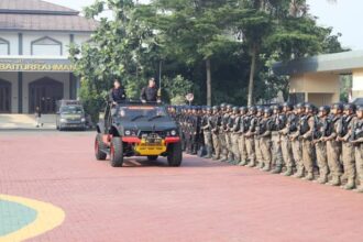 Pelepasan personel Brimob ke Papua dipimpin langsung oleh Kapolda Banten, Irjen Suyudi Ario Seto, di Mapolda Banten, Kamis (10/10/2024). Foto: Polri