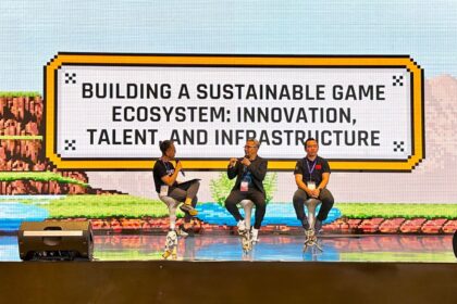 (Kiri ke Kanan) CEO Nuon Aris Sudewo, CEO Digital Happiness Rachmad Imron, dan Direktur Digital Business Telkom Muhamad Fajrin Rasyid dalam acara “Indonesia Game Developer Exchange (IGDX) 2024” yang berlangsung pada 10-12 Oktober 2024 di The Stones Hotel, Bali. Foto: Telkom Indonesia