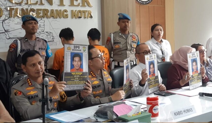 Polisi memperlihatkan wajah Yandi Supriyadi, DPO kasus pencabulan anak di panti asuhan di Kota Tangerang. Foto: Ist