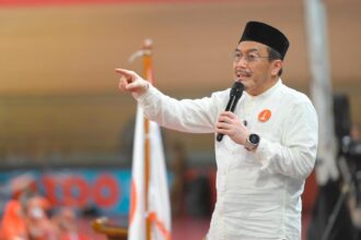 Calon Wakil Gubernur DKI Jakarta, Suswono, dalam satu kegiatan bersama warga masyarakat Jakarta, belum lama ini. Foto: Ist