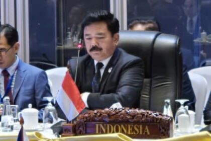 Menko Polhukam Hadi Tjahjanto saat memimpin Delegasi Indonesia pada ApSC ke-28 di Vientiane bersama Menteri Luar Negeri RI Retno Marsudi, Selasa (8/10/2024). Foto: Humas Kemenko Polhukam