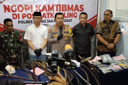 Kapolres Metro Jakarta Pusat, Kombes. Pol. Susatyo Purnomo Condro merilis kasus tawuran pelajar. Foto: dok. Polres Metro Jakpus