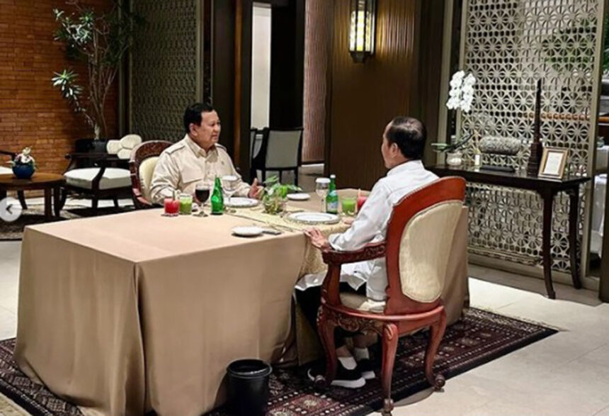 Tangkapan layar, Presiden Joko Widodo dan Presiden Terpilih Prabowo Subianto santap malam berdua di Jakarta, Selasa (8/10/2024). (Instagram @jokowi)