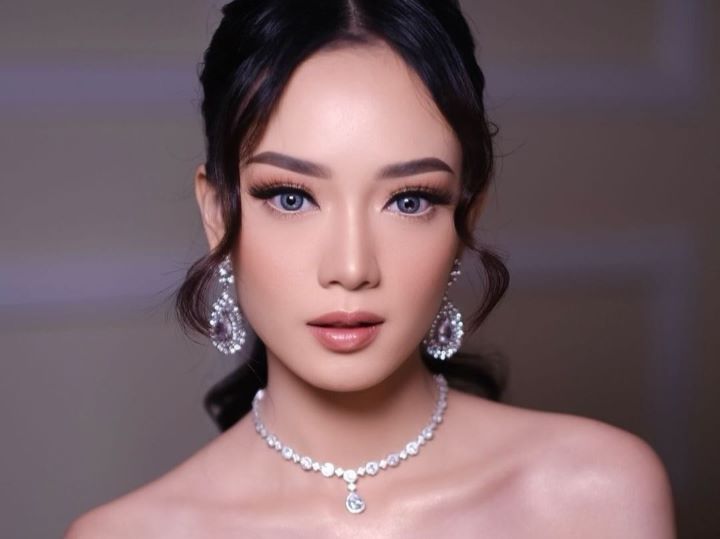 Anastasia Noor Widiastuti menjadi korban KDRT mantan suami. Foto: IG, @anastasiabayaa (tangkap layar)