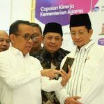 Menag Nasaruddin Umar dan Menko PMK Pratikno berbincang tentang digitalisasi pendidikan di Kantor Kemenag Jakarta. Foto: Ist