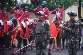 Polri menggelar gladi bersih apel gelar pasukan pengamanan pelantikan Presiden dan Wakil Presiden terpilih, Prabowo Subianto-Gibran Rakabuming Raka di Mako Brimob, Kelapa Dua, Depok, Jawa Barat (Jabar). Foto: Polri