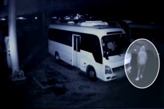 Seorang pembelot Korut mencuri bus untuk kembali ke Pyongyang. Foto: Tangkapan layar CCTV