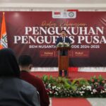 Menteri Koordinator Bidang Politik, Hukum, dan Keamanan Marsekal TNI (Purn) Hadi Tjahjanto saat acara Pengukuhan Pengurus dan Dialog Kebangsaan BEM Nusantara di Kampus PTIQ Selasa (15/10/24). Foto: Kemenko Polhukam