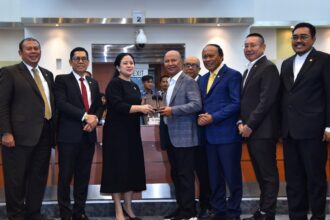 Ketua DPR Puan Maharani usai menetapkan Pimpinan Banggar DPR RI periode 2024–2029 di gedung Nusantara II, Senayan, Jakarta, Selasa (22/10/2024). Foto: