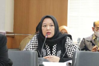 Ketua Komisi D DPRD DKI Jakarta, Yuke Yurike saat mengikuti rapat.(Foto dok setwan)