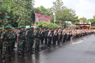 Polres Metro Jakarta Selatan saat melaksanakan Apel Gelar Pasukan Operasi Kepolisian Mandiri Kewilayahan Mantap Praja Jaya 2024 di halaman Mapolres Metro Jakarta Selatan, Senin (25/11/2024). Apel dipimpin Inspektur Apel Dandim 0504/Jakarta Selatan, Kolonel Inf Roy Fakhrul Rozi, didampingi Kapolres Metro Jakarta Selatan, Kombes Pol Ade Rahmat Idnal. Foto: Ist