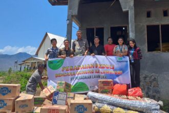 Pegadaian melalui program Pegadaian Peduli menyalurkan bantuan untuk warga yang terdampak erupsi Gunung Api Ile Lewotobi Laki-laki di Kabupaten Flores Timur, Nusa Tenggara Timur, Selasa (5/112024). Foto: dok. Pegadaian