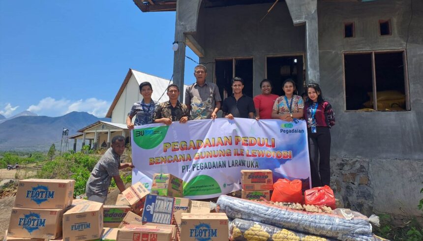 Pegadaian melalui program Pegadaian Peduli menyalurkan bantuan untuk warga yang terdampak erupsi Gunung Api Ile Lewotobi Laki-laki di Kabupaten Flores Timur, Nusa Tenggara Timur, Selasa (5/112024). Foto: dok. Pegadaian